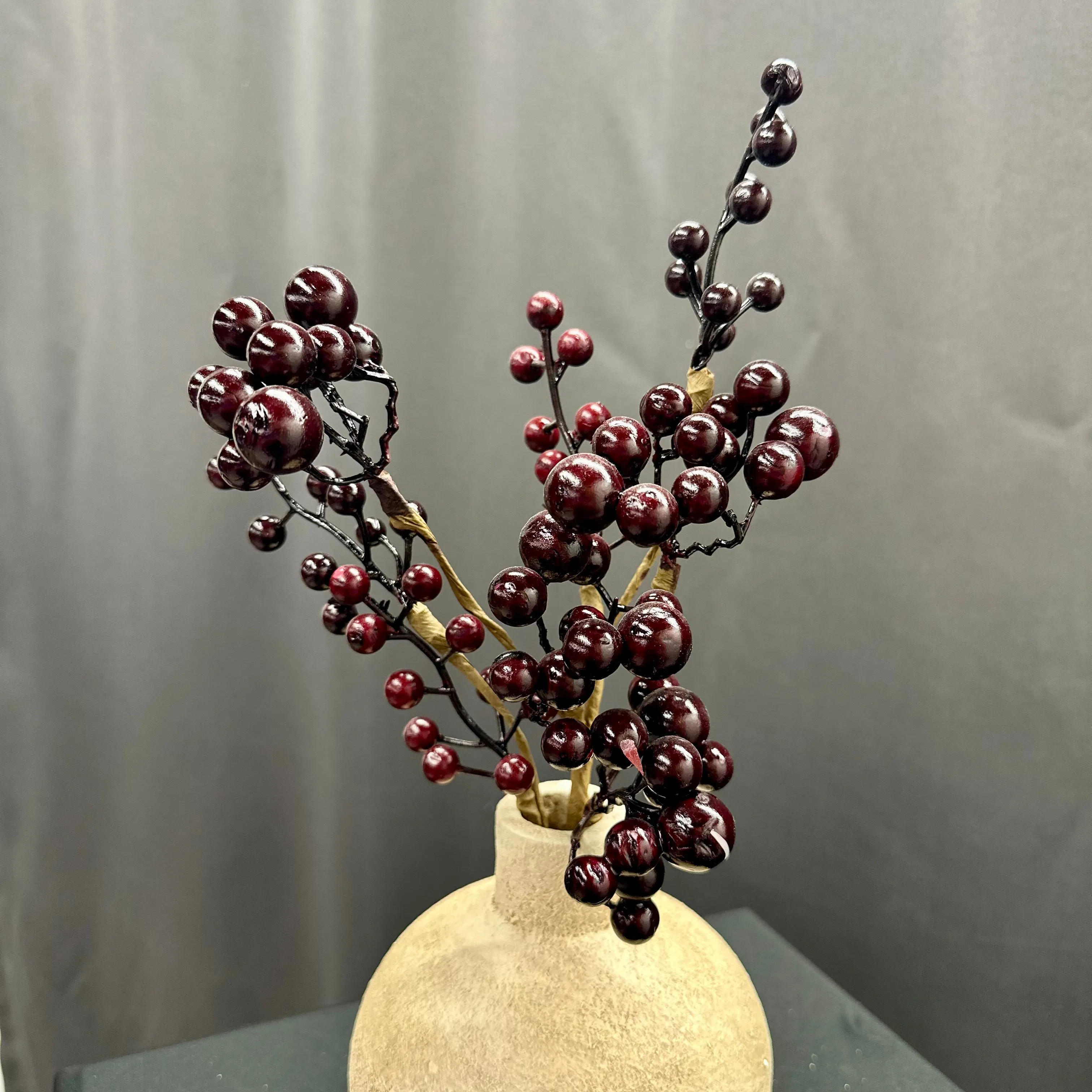 16" Burgundy Mixed Berry Pick