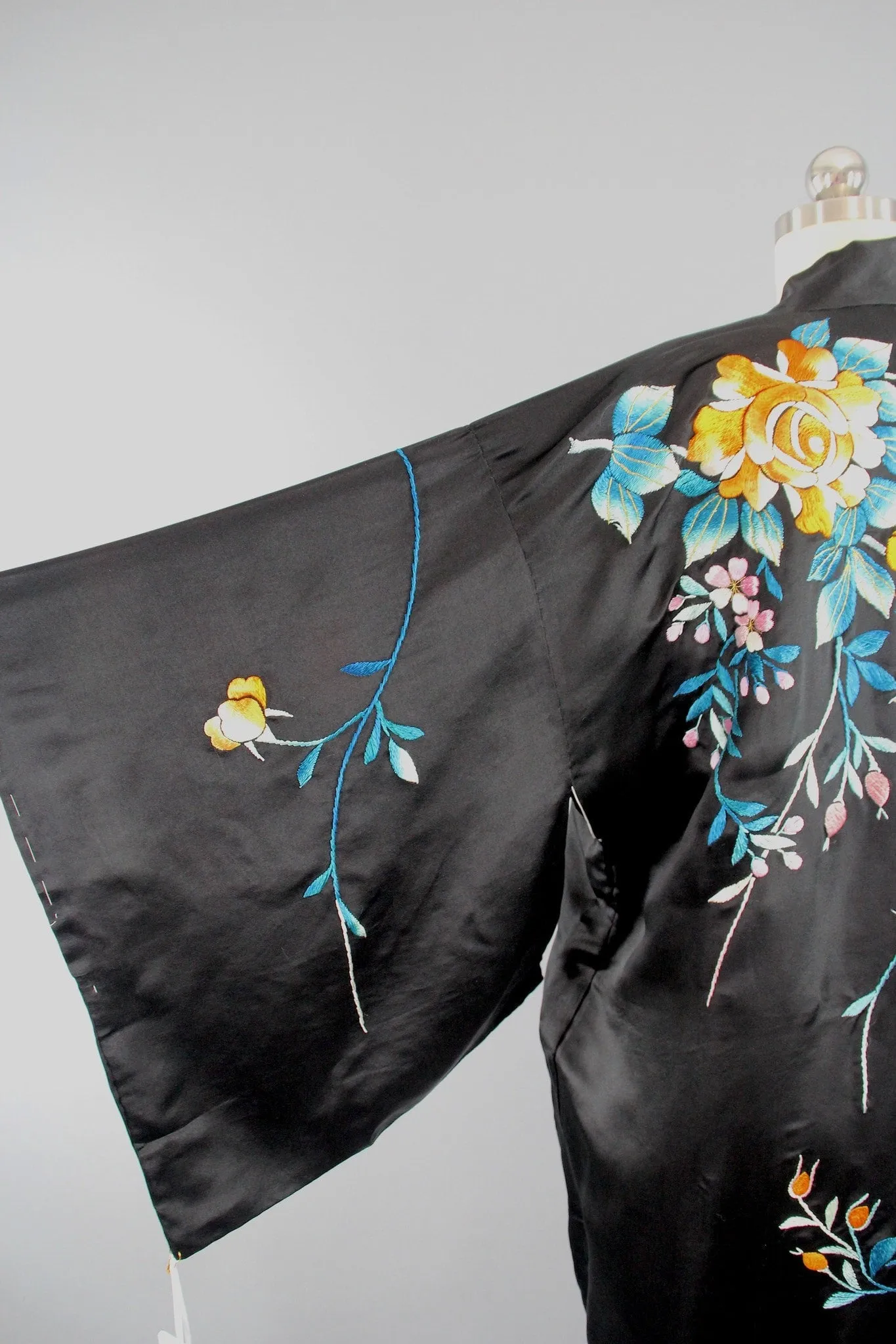 1930s Vintage Black Silk Satin Embroidered Kimono Robe