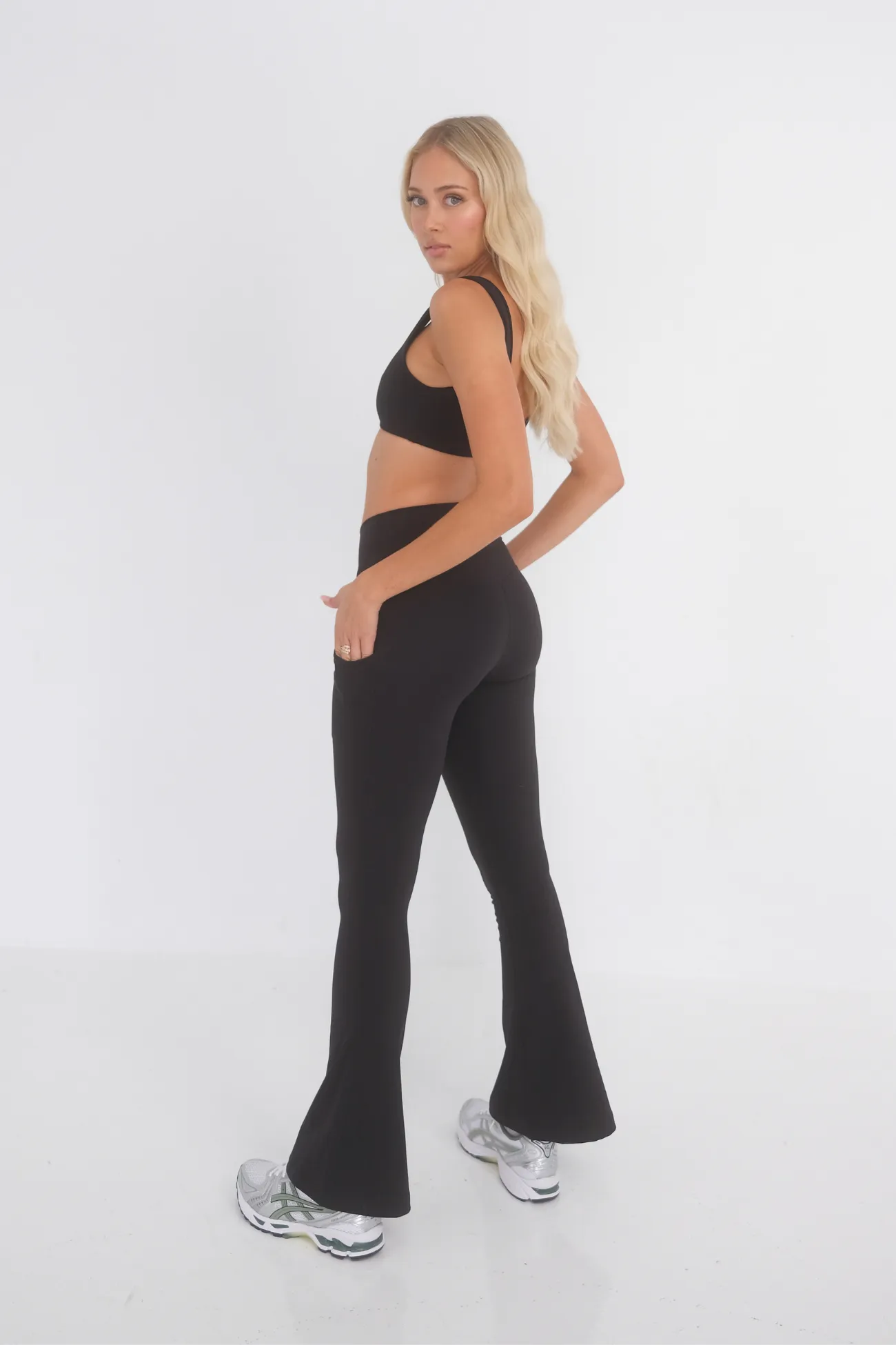 Bootcut Flare Pocket (Seamless) Leggings - Black