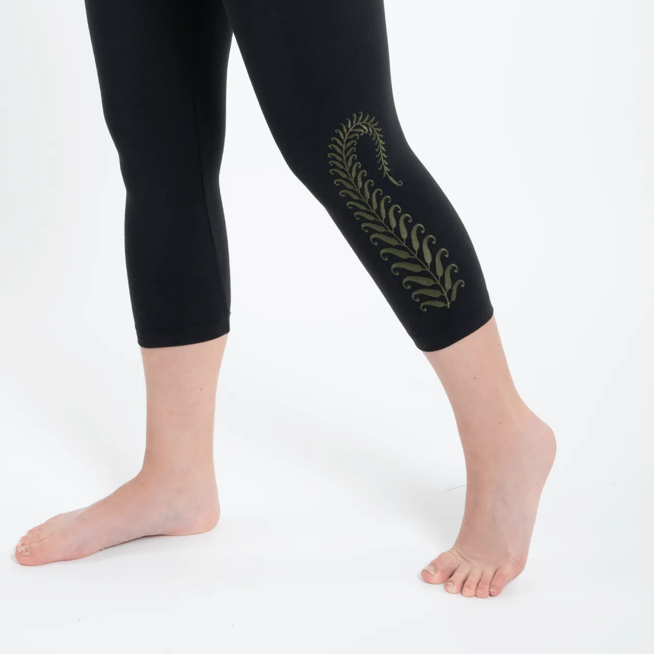 Final Sale High Waist Tummy Tuck Fern Embroidered Yoga Capri Leggings