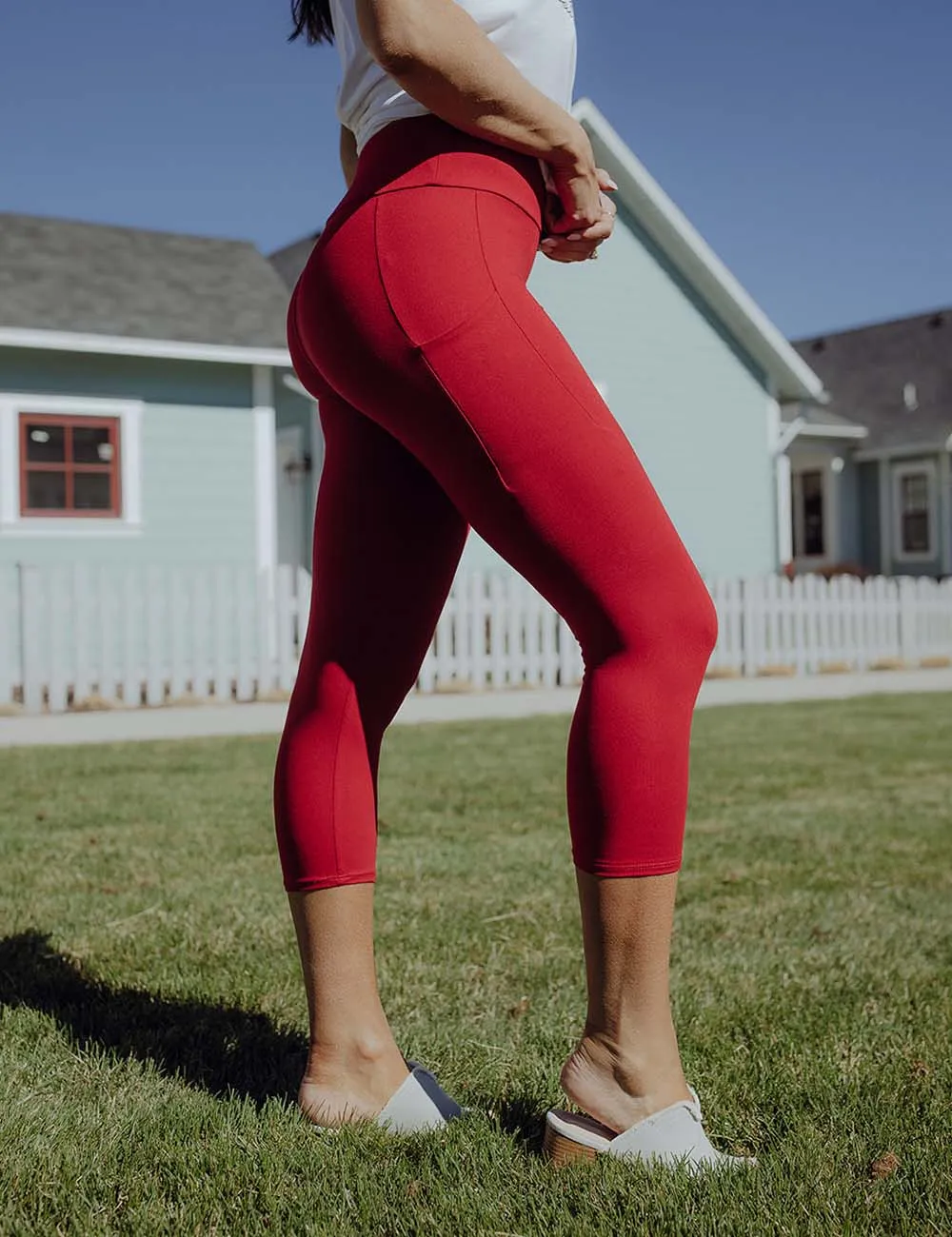 SA Exclusive Red Capri Pocket Leggings