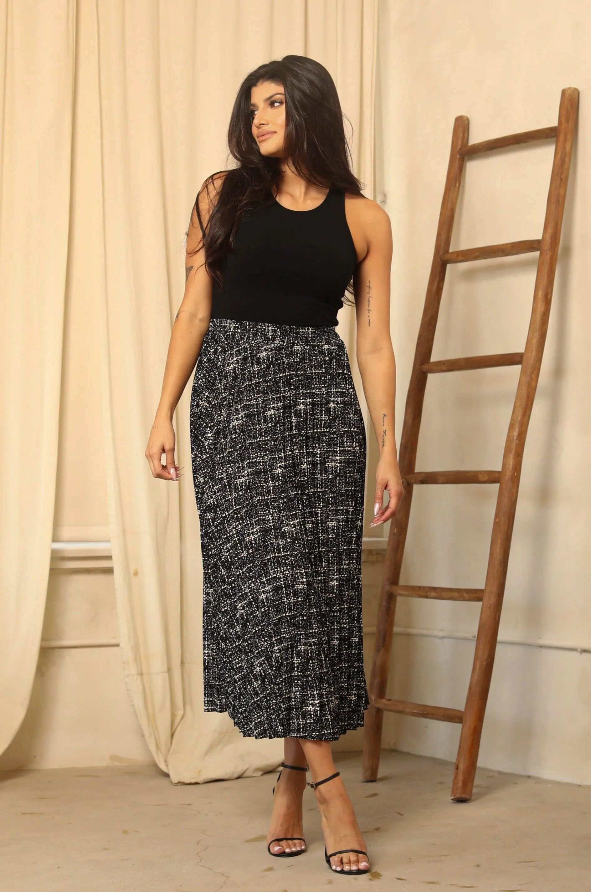 SOMERSET SKIRT (SIZE SMALL LEFT)