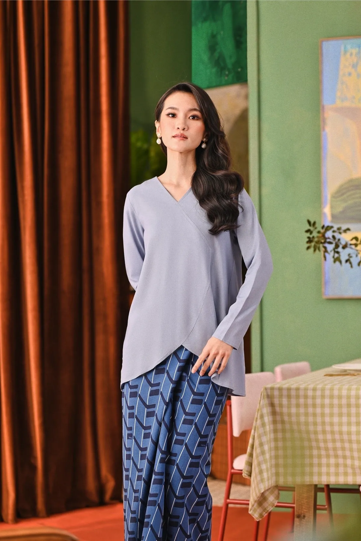 The Capai Women Caya Blouse - Light Pigeon Blue